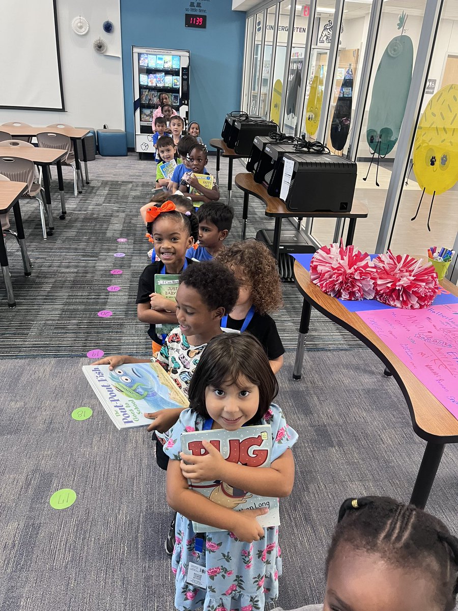 Our very first visit to the library was amazing! 📚 🐾 💕 #bengalpride