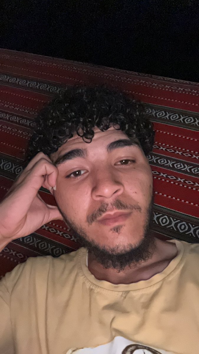 Abdullah_Om3r03's tweet photo. I feel so lonely and I don't know what to do. Can you stay by my side? I still need you.😭😩 https://t.co/brV1b8VDgG