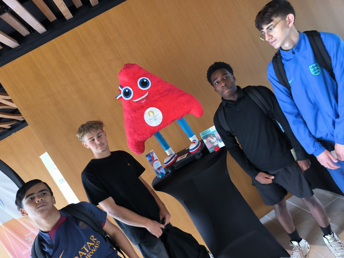 Lycée Jean Baylet tweet media