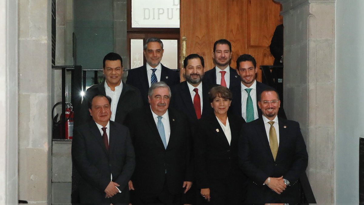 Poder Judicial Edomex (@pjedomex) on Twitter photo El titular del #PJEdomex, <a href="/MagdoSodi/">Ricardo Sodi Cuellar</a> participa con la Gobernadora <a href="/delfinagomeza/">Delfina Gómez A.</a>, en la Sesión Solemne de Apertura del Primer Periodo Ordinario de Sesiones del 1er Año de Ejercicio Constitucional de la LXII @Legismex. El titular del #PJEdomex, <a href="/MagdoSodi/">Ricardo Sodi Cuellar</a> participa con la Gobernadora <a href="/delfinagomeza/">Delfina Gómez A.</a>, en la Sesión Solemne de Apertura del Primer Periodo Ordinario de Sesiones del 1er Año de Ejercicio Constitucional de la LXII @Legismex.