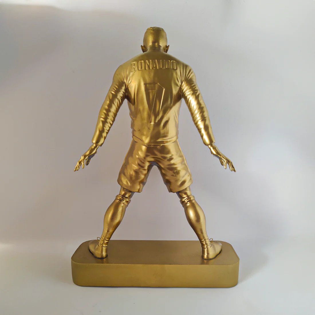 ArobaseGiovanny's tweet photo. 🔴🔴🔴 POUR FÊTER LES 900 BUTS EN CARRIÈRE

J'EN OFFRE UNE PARMI LES RT/LIKES/REPONSES

ET RÉDUCTION DE FOU DU PRIX DE LA GROSSE FIGURINE SUR LE SITE :

➡️ https://t.co/9SjW0vW7gF

PENDANT UNE SEMAINE !!