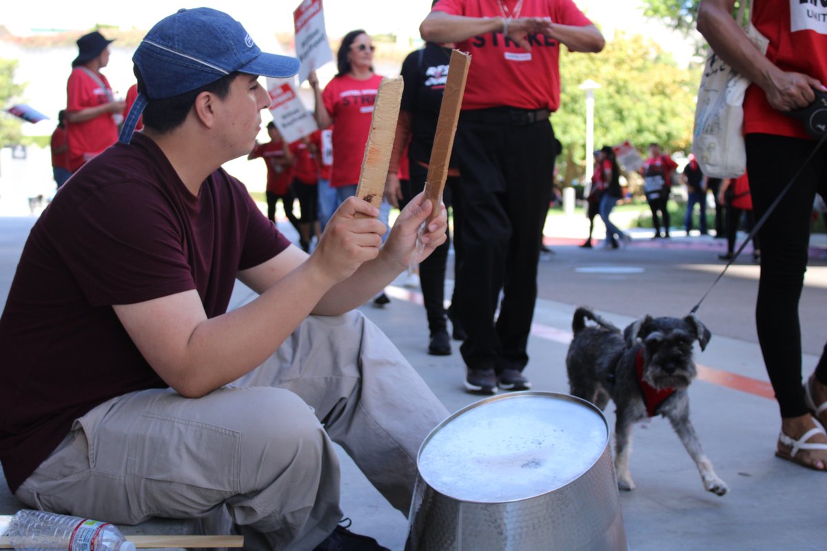 UNITEHERE30's tweet image. Feeling the pressure @HiltonBayfront? 😎

This is how Local 30 workers have been feeling for years! Frustrated and tired. Now we’re on strike to win what we deserve. 

Donate to the Hilton Bayfront workers on STRIKE. Click on the link in the comments below. ⤵️