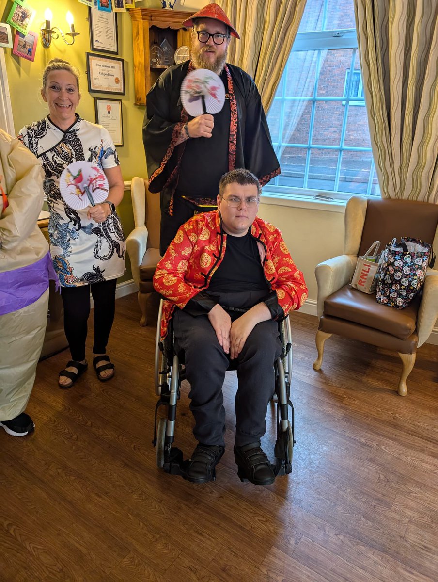 KirkgateHouse's tweet photo. Ready to go @kirkgatehouse Hica shine ball here we come #hicaactivities #partytime #shineball https://t.co/LjoIYrBMNy