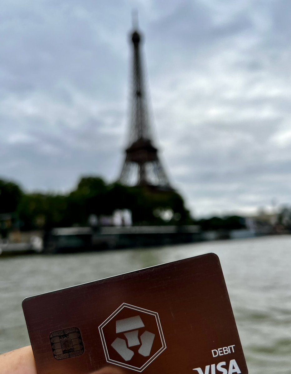 cryptocom's tweet photo. C'est une vue magnifique! 😲🇫🇷  
📸 : @cryptorockstar https://t.co/7PX9BLBiZo