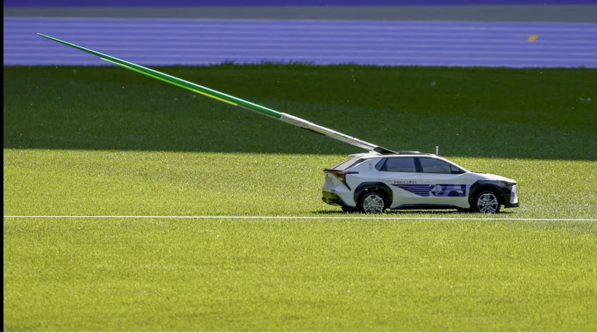 Love these little robotic cars at the para Olympics <a href="/ParalympicsGB/">ParalympicsGB</a> <a href="/TheLastLeg/">Dan (Was Carry On Daniel) 🍿📺🎸</a> <a href="/adamhillscomedy/">Adam Hills</a> <a href="/Josh_Widdicombe/">Josh Widdicombe</a>