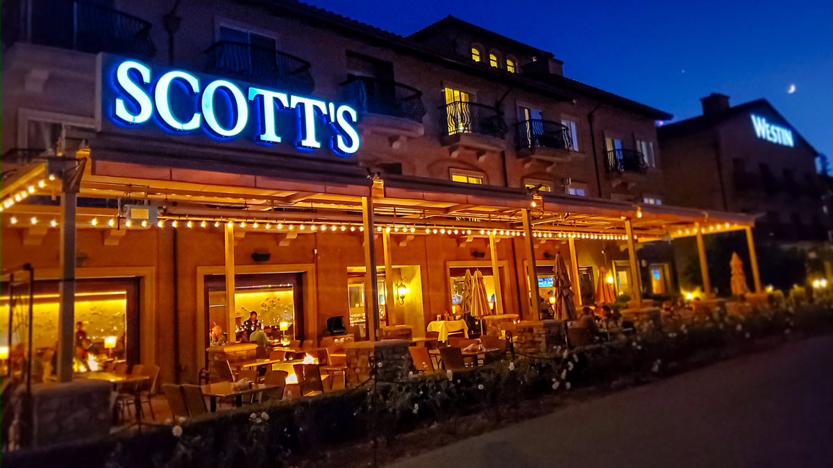 The wall is down and the self-parking it back. Get those reservations in for Scott's Seafood on The River. 🦞🥩

Scott's Seafood on The River
next to The Westin Sacramento
4800 Riverside Blvd - 95822
(916) 379-5959
Open 6:30am to 9pm Every Day
scottsseafoodontheriver.com