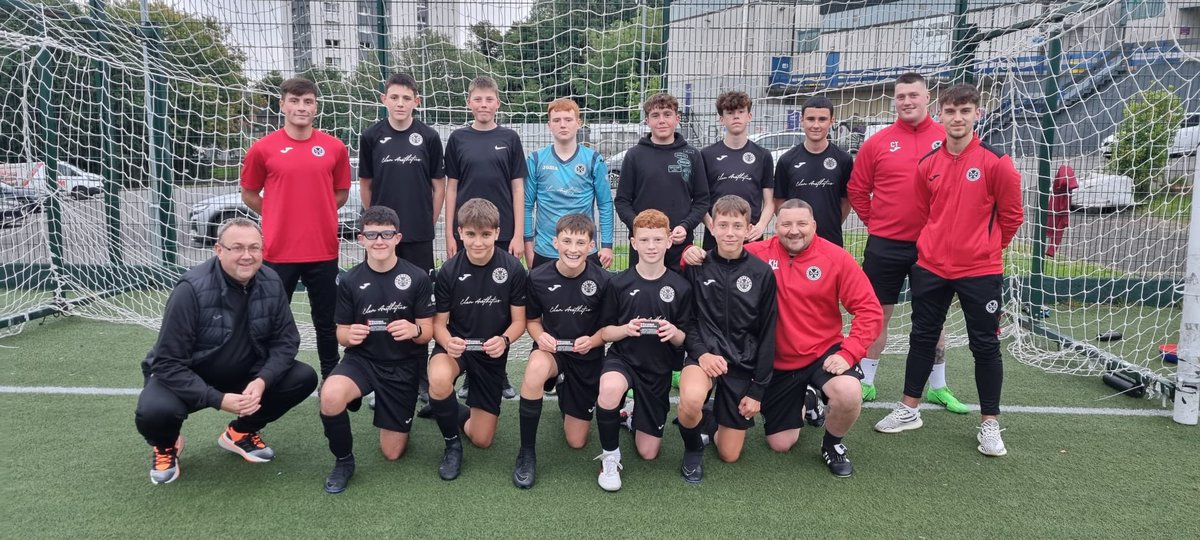 Tonight we had the pleasure of visiting our <a href="/peter_2010/">St Peter's Fc 2010</a> , it was great to be joined by Logan McCarthy and Blair Hunter from the first team squad, I hope the boys loved the session as much as we all did 🔴⚫️