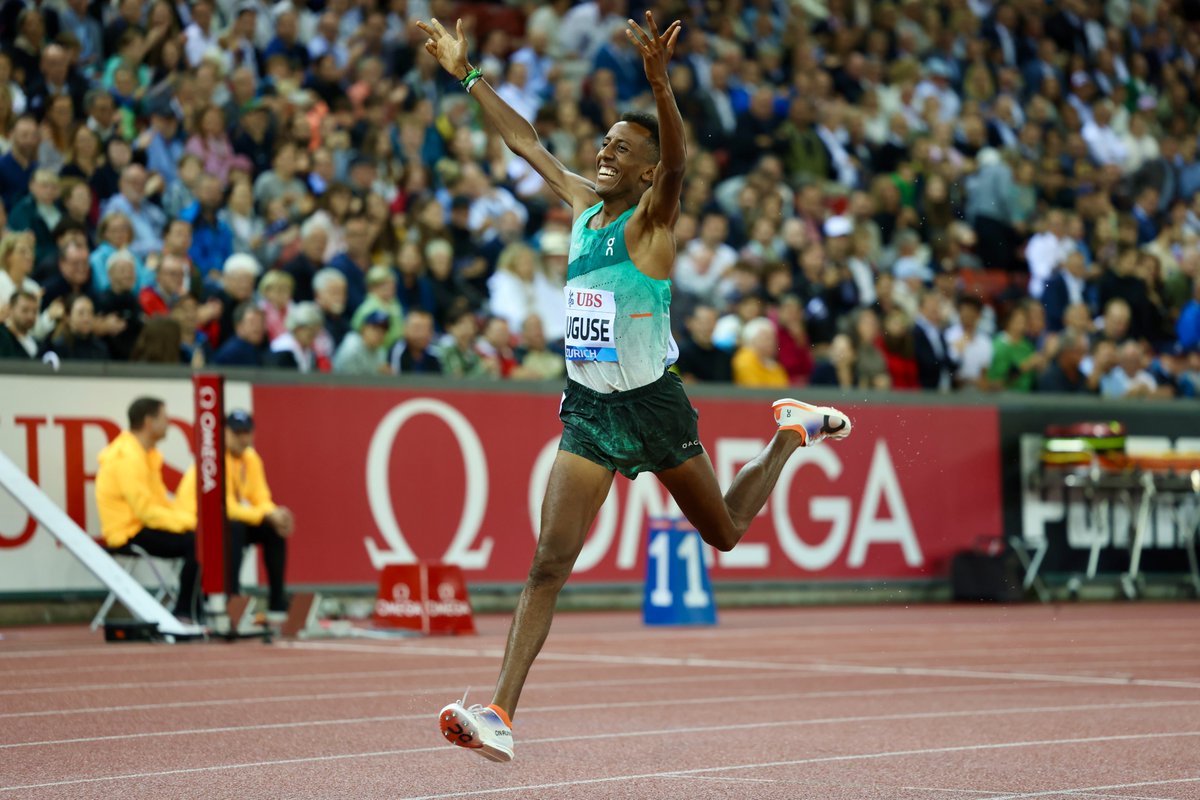 NUGUSE LET LOOSE 😜

Yared Nuguse 🇺🇸 shows his tactical prowess in the men's 1500m at #ZurichDL 🇨🇭 as he surges down the home straight to overtake Jakob Ingebrigtsen for the win in 3:29.21 💥

📸 Marta Gorczyńska

#DiamondLeague 💎 #ZurichDL 🇨🇭