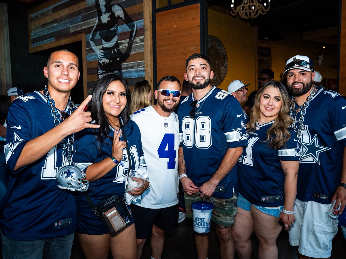 All eyes on the boys 👀🏈 Time to show 'em how we party!

See you this Sunday at 3:25pm for the first Dallas game of the season! Free entry | All Ages

Make your table reservation for this game, and all other Dallas games here: sevn.ly/xjKttEQX
