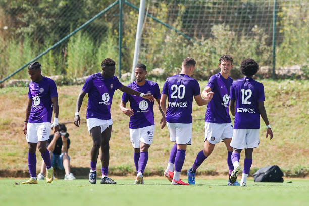 ⏱️ TERMINE !

POULOUSE FC 🟣 2-2 🔵 PHELSEA FC

Les deux équipes se quittent sur un score nul lors de la 4ème journée de Pampions League.

Gino Goat 20' (p) : ⚽
⚽ : 34' Lils
⚽ : 63' Palo Pusto
Proazerty 77' : ⚽