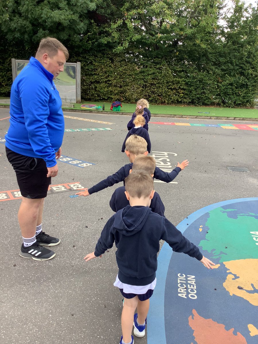 ClassPolarBears's tweet image. Another wonderful day in the Polar Bear classroom today. We’ve been building, threading, painting, gardening, caring for ‘babies’, reading ‘The Colour Monster’ and even got ourselves changed and joined in with our PE lesson! Mrs C is very proud of us 👏🏻