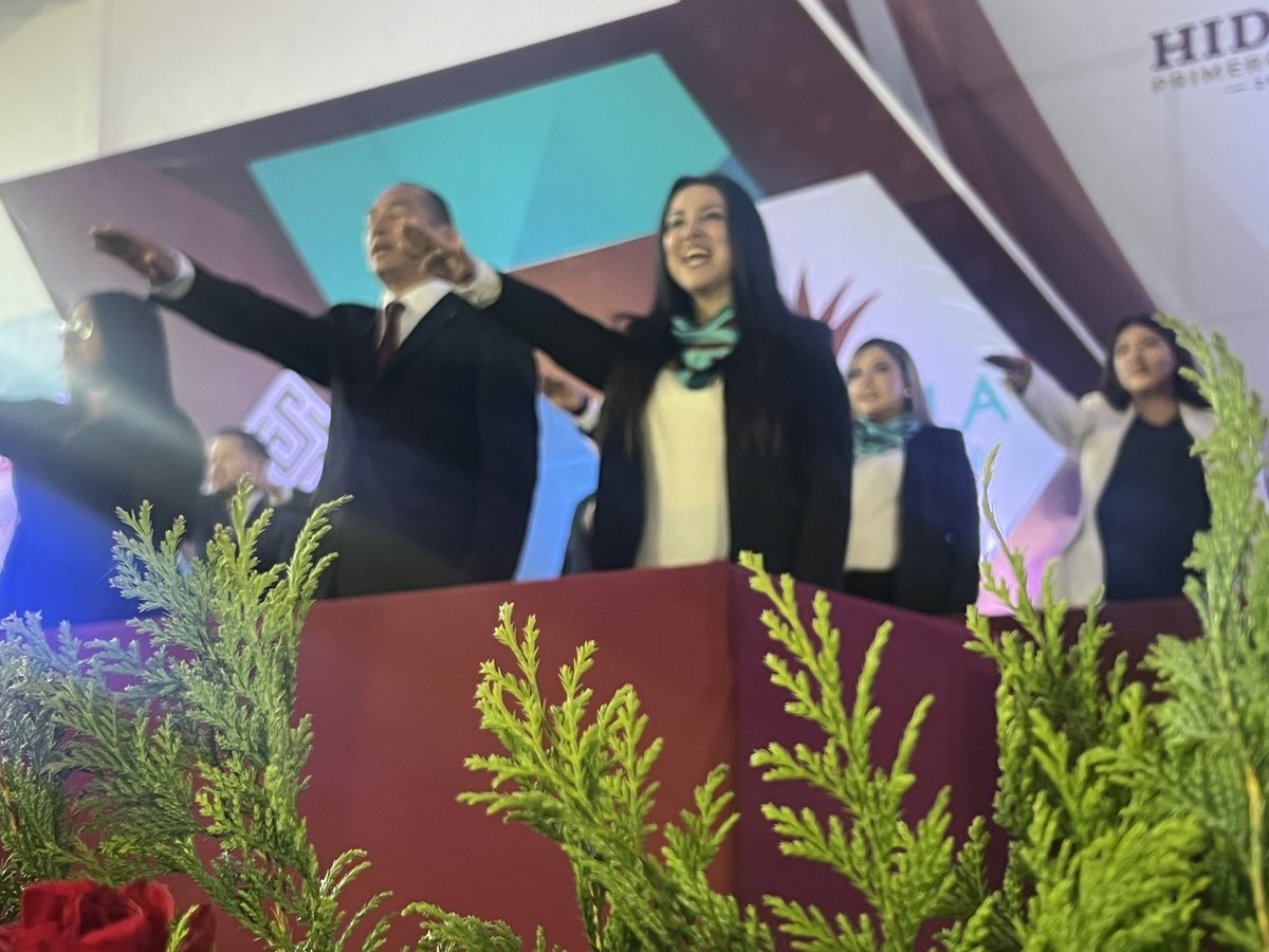ManuelEspino's tweet photo. Es un honor acompañar a nuestra querida secretaria nacional de organización,  Karla Gutiérrez, en su toma de protesta como Síndica del Ayuntamiento del municipio de Zempoala, Hidalgo. Karlita: eres un orgullo para tu equipo de @ruta5oficial. Abrazo grande y bendiciones con mis mayores deseos de éxito para tí y el pueblo que ahora representas.