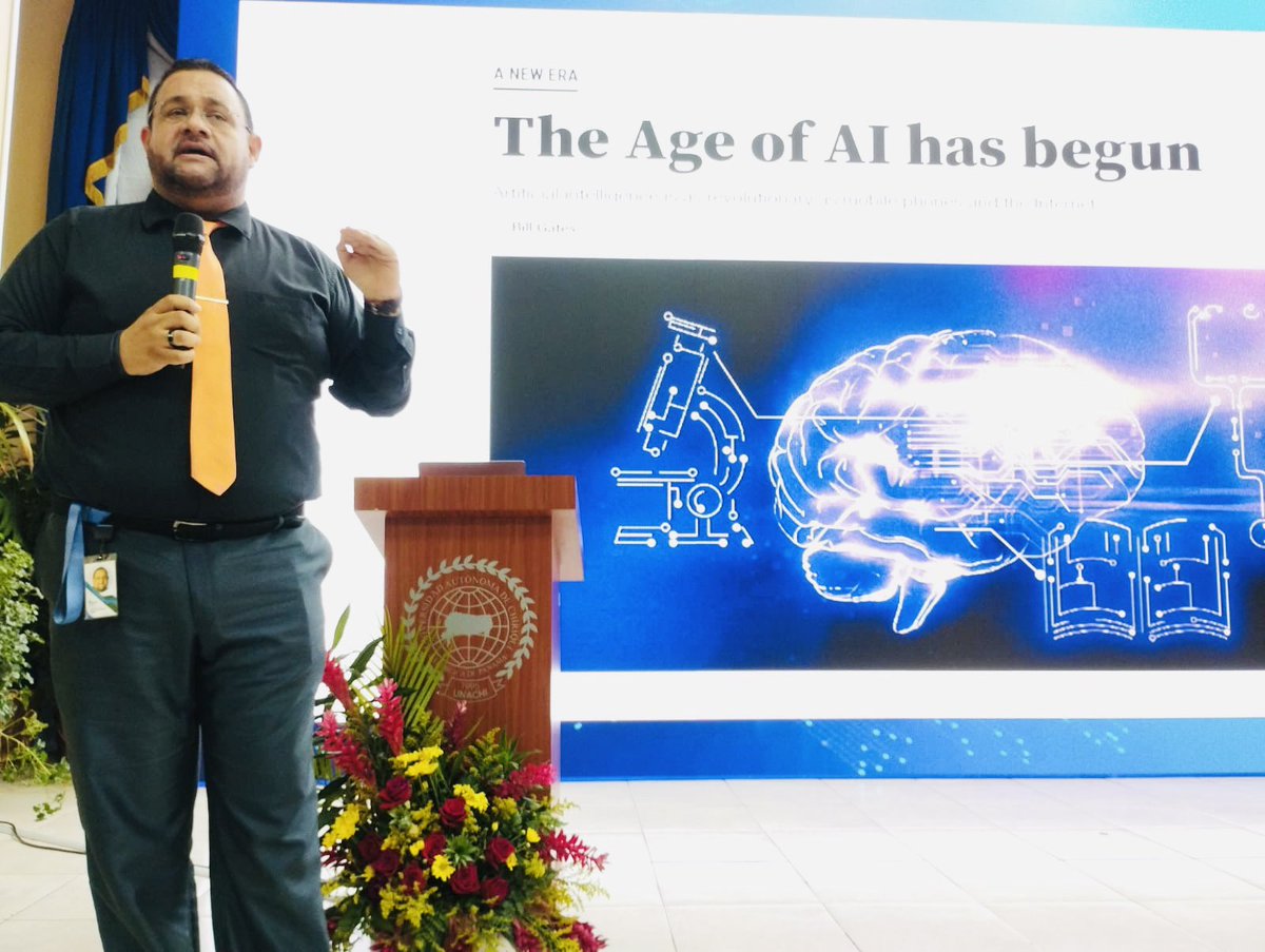 EnriqueAguilar's tweet image. Imágenes de mi Conferencia en #Panamá sobre #IA aplicada, en donde presento un ejemplo de implementación en #AzureCustomVision para la detección de probabilidad de diagnóstico positivo de #Alzheimer, a través de tomografías cerebrales, con aplicación Web en Blazor de consulta.