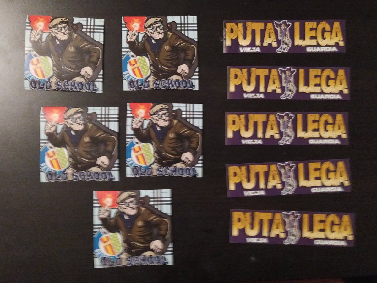 Nueva bufanda disponible
15€ con regalo de 10 pegatinas 
Interesad@s en la previas,descansos de los partidos o mediante privado