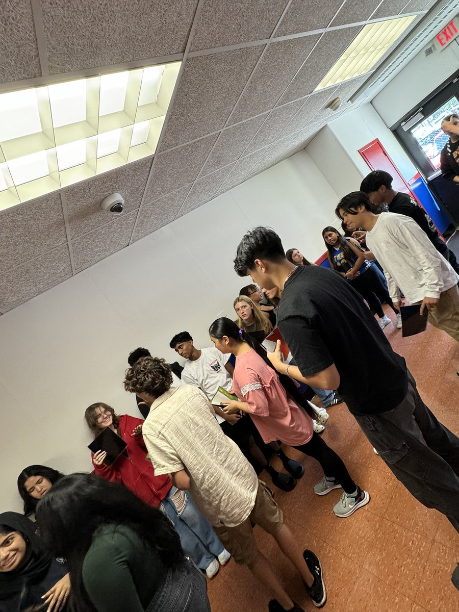 Ms. Andreu tweet media