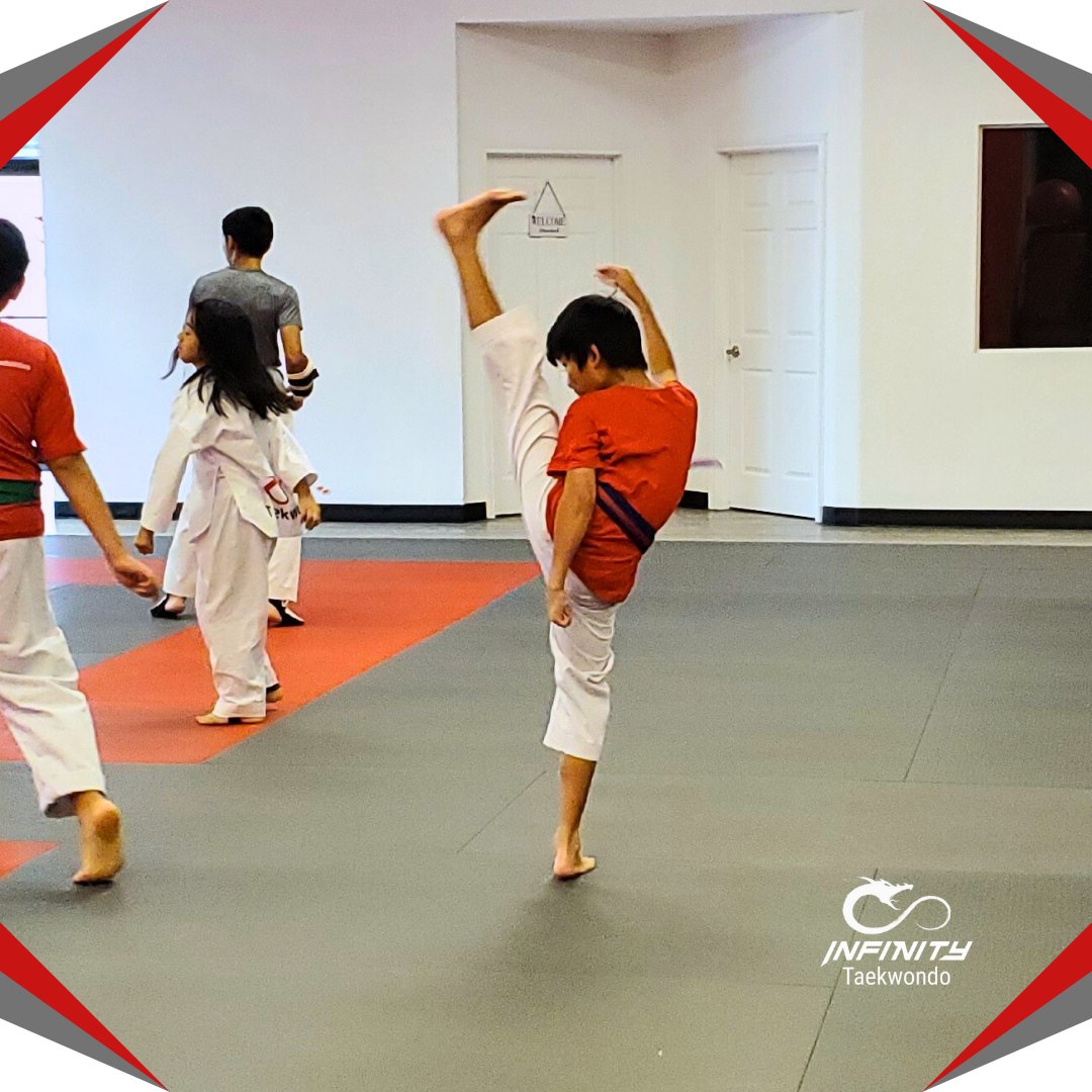 infinity_tkd's tweet image. 𝐅𝐥𝐞𝐱𝐢𝐛𝐢𝐥𝐢𝐭𝐲 𝐚𝐧𝐝 𝐌𝐨𝐛𝐢𝐥𝐢𝐭𝐲 𝐌𝐚𝐭𝐭𝐞𝐫! 🥋

Mr. Yabo shows off his flexibility &amp;amp; mobility, key in #Taekwondo &amp;amp; essential for lifelong health. Flexibility builds better posture, reduces injury risks, &amp;amp; enhances movement—skills needed for a high quality of life