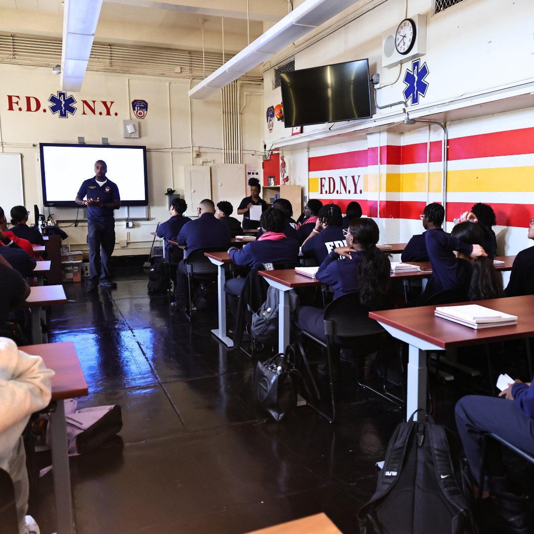 joinFDNY's tweet photo. Time flies! Class is back in session at the Captain Vernon A. Richard School for Fire and Life Safety.
 
To commemorate the 20th anniversary of the high school, JoinFDNY will be highlighting its impressive alumni throughout the year. Go to https://t.co/46ReNyLRaV for more info. https://t.co/0WYp0msnyB