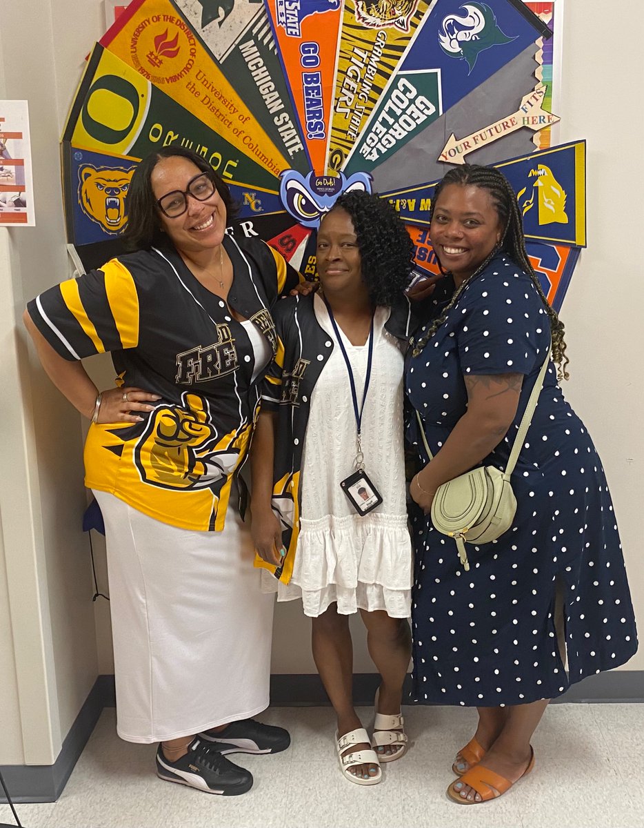DFMS_PGCPS's tweet image. DFMS is Falcon Strong! 

A special shout out to our fearless leader, Principal Kyler, and all of our Drew Freeman staff. We are excited to welcome all of our new teachers and returning staff members! Welcome to “The Drew”!