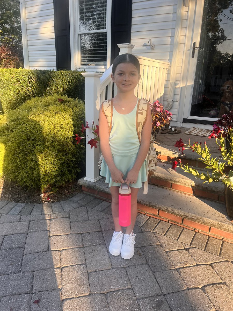 Lauren Stahlin tweet media
