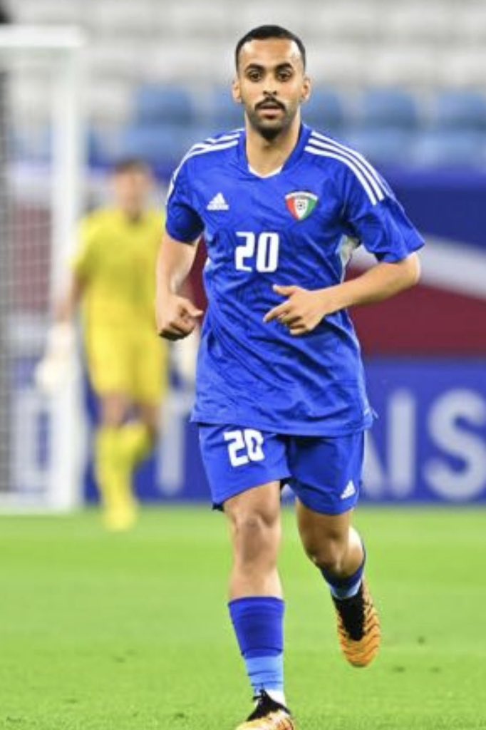 بعمر 21 عام ولم تشعر بهيبه الجمهور 
بعمر 21 عام وأنت تتمني منذ أمس مجرد المشاركه في دقائق من أجل ان تساهم في فرحه لشعب يعشق كرة القدم 

في اول مباراة دولية مع الازرق تظهر ملامح نجم جديد في سماء الازرق 🇰🇼

"معاذ الأصيمع" 

#الكويت_العراق 
#الاردن_الكويت