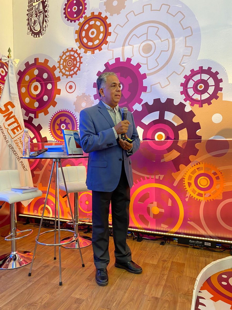 comseccion3snte's tweet photo. #PalabraDeMaestro 

📗Obra literaria | "El desarrollo sustentable. Fundamentos y estrategias para la sustentabilidad", del Prof. Juan Carlos Loyola Licea de la Sección 61 –Tecnológicos | Especializado en el tema analiza este concepto en tres ejes: naturaleza, sociedad y economía. https://t.co/HE2MGwBS5C