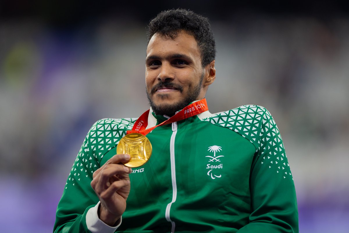 وقـت تتويــــــج البطل 🤩🥇

🏅| بارالمبياد #باريس2024 ♿️
🆚| ألــعاب القوى
♿️| سباق 100 م كراسي متحركة
📉| تصنيف T53

▫️ عبدالرحمن القرشي 🇸🇦
الميـــــدالية الذهبية 🥇

ألــــف مبـرووووك 👏🏻
تستاهل يا بـــطل 💚

#حنا_معكم 🇸🇦