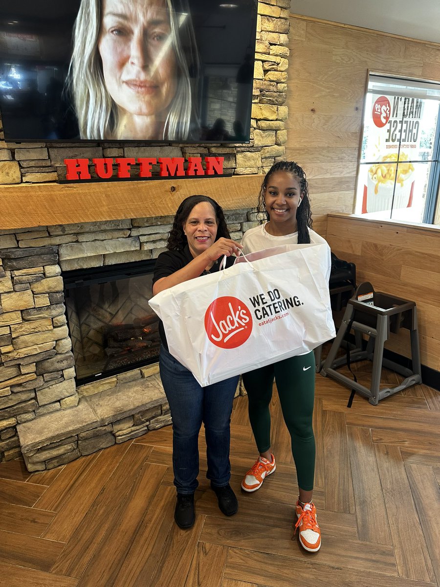 Thank you Jack’s on the Parkway for your support for <a href="/_VikingsVball/">Huffman High Volleyball</a> 🏐