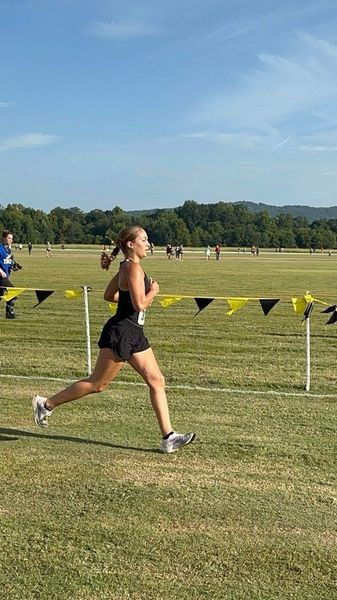 ahsaaradio's tweet photo. AHSAA Region 6 Athlete of the Week presented by Alabama Community College System - https://t.co/lTfRTO7KbR - #ACCSuccess #WorkInAlabama #MakeLifeBetterinAlabama
EMERSON MANISCALCO, OXFORD: Won the Waffle House/Yellow Jacket Invitational with a time of 20:50.34 at Choccolocco Park in Oxford.