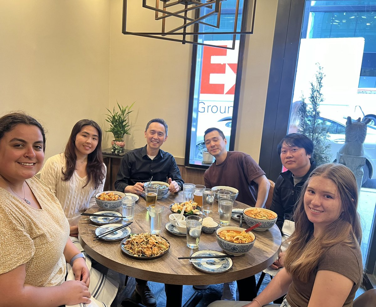 minlabFSM's tweet image. celebrating published papers the Min Lab way- a delicious lunch! 🎉
