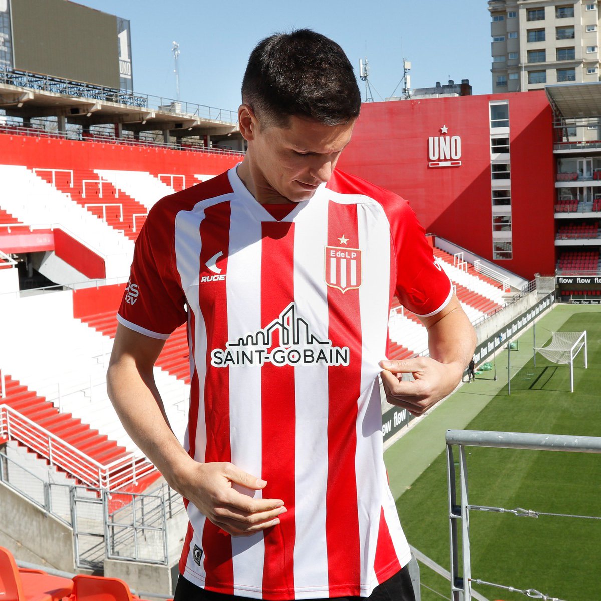 Llegó al club a sus 12 años, se formó como jugador acá, hizo su carrera por Europa, volvió al club de sus amores vigente, metió goles importantes (como siempre) nos sacó bicampeones y renovó hasta 2026. Solamente palabras de agradecimiento Guido querido, Estudiantes es tu casa❤️