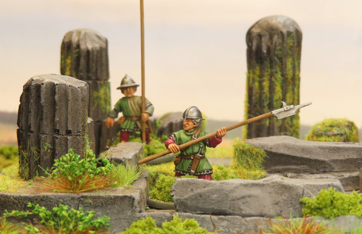 point_hq's tweet image. Some more old scenery restoration with two pieces added to a base to form a pretty basic ruined temple 🙂
#wargaming #warmongers