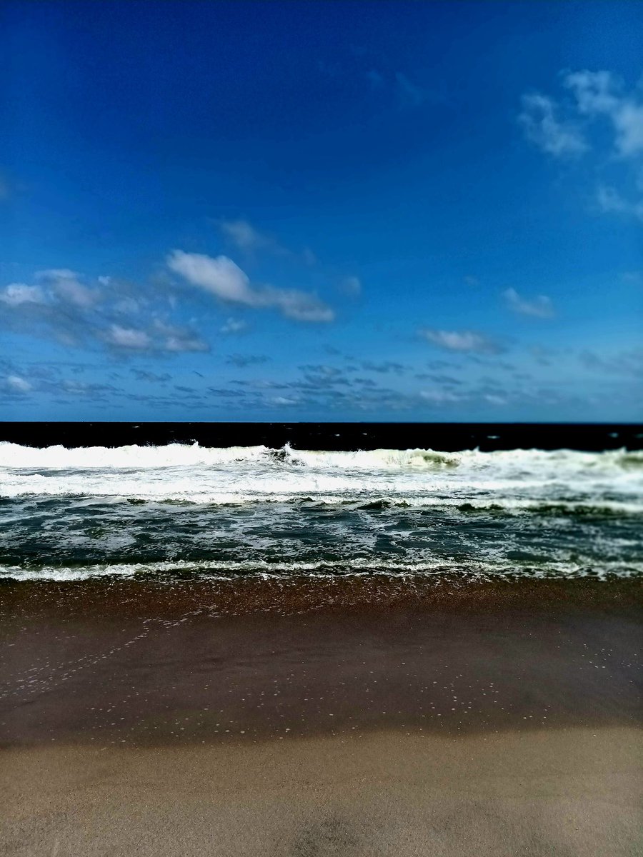 jazam02's tweet photo. Gorgeous day in Point Pleasant today. My favorite time of the year to go down the shore. All the crowds are gone #pointpleasantnj #localsummer #downtheshore https://t.co/yT9vBMaL3H