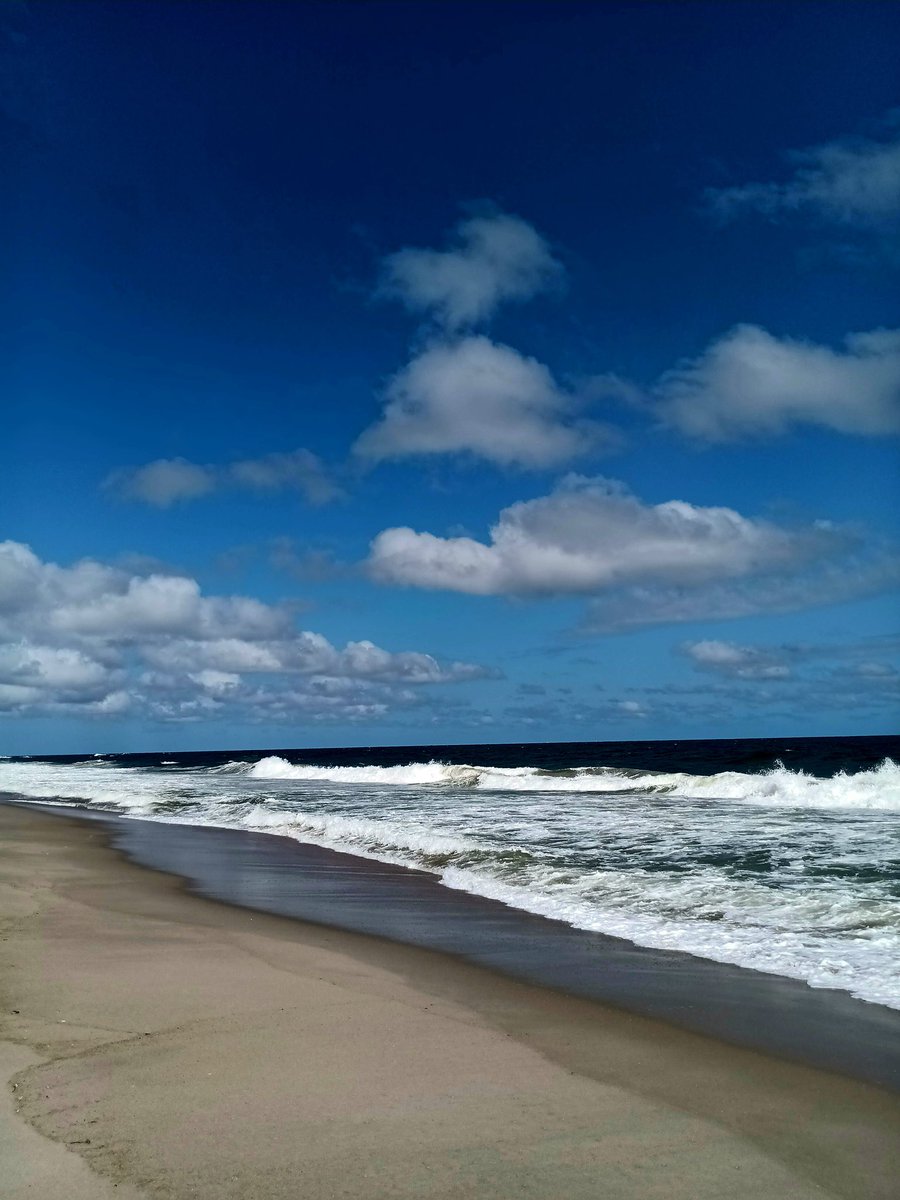 jazam02's tweet photo. Gorgeous day in Point Pleasant today. My favorite time of the year to go down the shore. All the crowds are gone #pointpleasantnj #localsummer #downtheshore https://t.co/yT9vBMaL3H