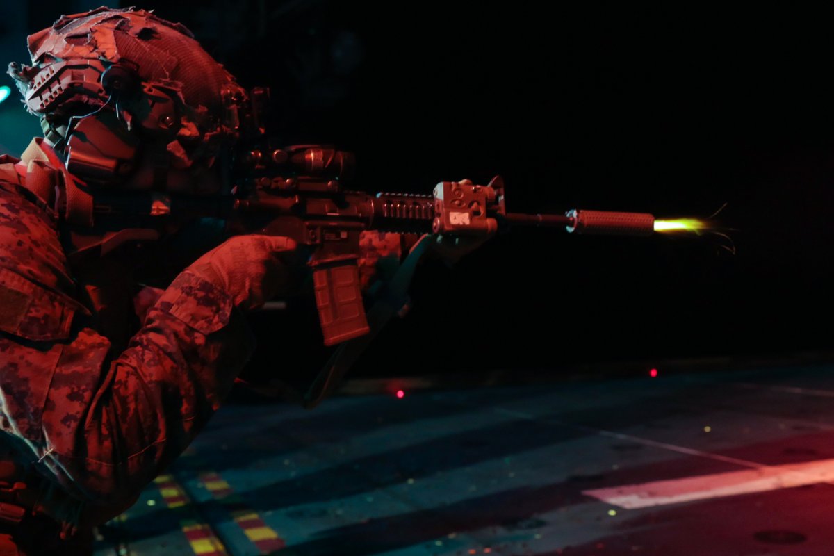 #Marines with @31stMEU fire an M27 service rifle during a deck shoot aboard the USS America in the Sea of Japan, Sept. 1. 

The Marines conducted the live-fire training to improve their marksmanship in close proximity situations. 

#USMC