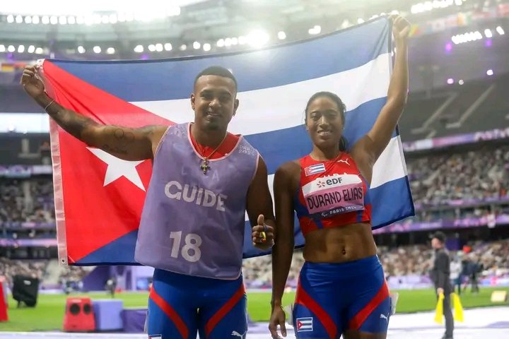 🥇🇨🇺💥 OMARA DE ORO🥇🇨🇺💥

🇨🇺 Victoria de Omara Durand en los 100m T12 para ganar su segundo oro🥇en #Paris2024 

🥇Décima corona para la cubana en #JuegosParalímpicos, una verdadera leyenda del deporte mundial 🌎

💪🏾 Ahora por el título en 200m