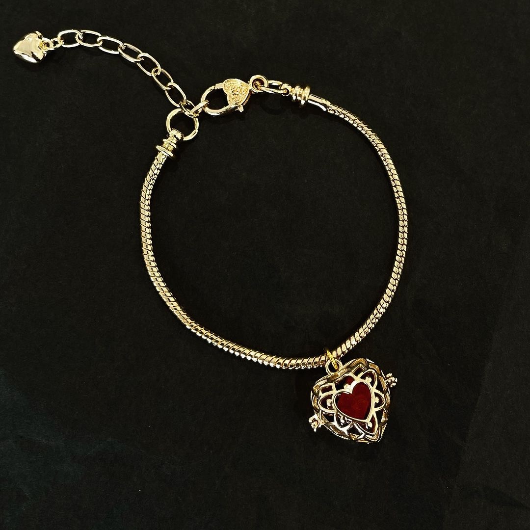 Did you know you could take a piece of the golden gate home with you? Head to Made in San Francisco at 91 Jefferson Street for handmade jewelry, art, and furniture made from historic steel off the Golden Gate Bridge.