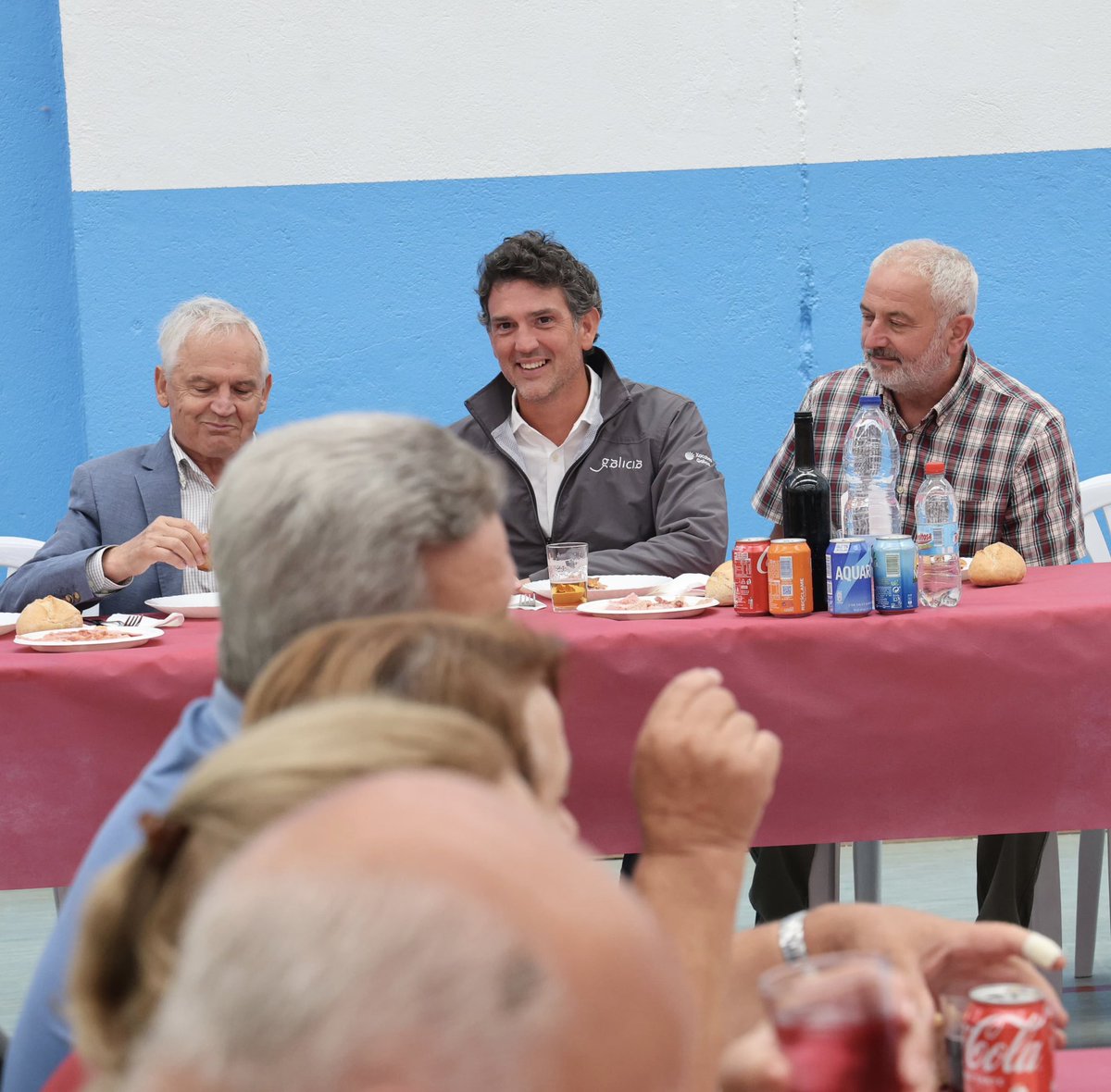 JavierAriasFouz's tweet photo. Na celebración da Festa do Avó do #Corgo, unha fantástica iniciativa municipal coa que mais de 400 maiores puideron disfrutar dunha xornada de celebración e confraternidade

Debémoslles moito á xente maior e por iso desde as administración públicas temos que amosarlles o noso cariño e as mellores atencións nesta etapa da súa vida

E na @Xunta somos conscientes diso e traballamos día a día implementando políticas, prestacións e servizos para que teñan a mellor calidade de vida posible