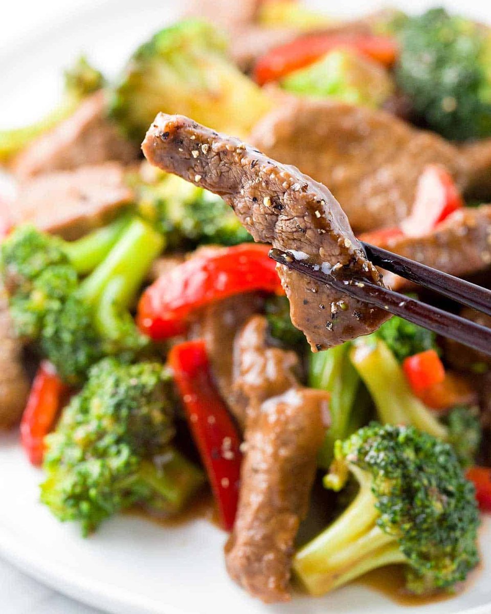 Jessica_Gavin's tweet photo. Have a love for #AsianCuisine? Dive into a plate of our succulent beef and broccoli, a classic favorite that will definitely hit the spot! ๐๐ฅข #Recipe: ๐ https://t.co/jOGPQ2aIk0
#EasyBeefWithBroccoli #BeefAndBroccoli #BackToSchool #QuickMeals https://t.co/MUxtdwLbxW