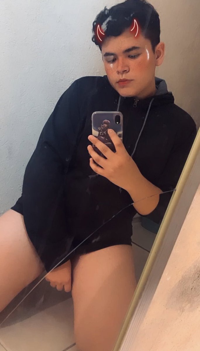 Amykler's tweet photo. Mis piernas sirven de aretes bbs 🔥💙

#chubby #chaser #chubbycdmx #culotragon #gorditoscdmx #chaser4fat 
@Funny_MXXX https://t.co/7sNrI1lwde