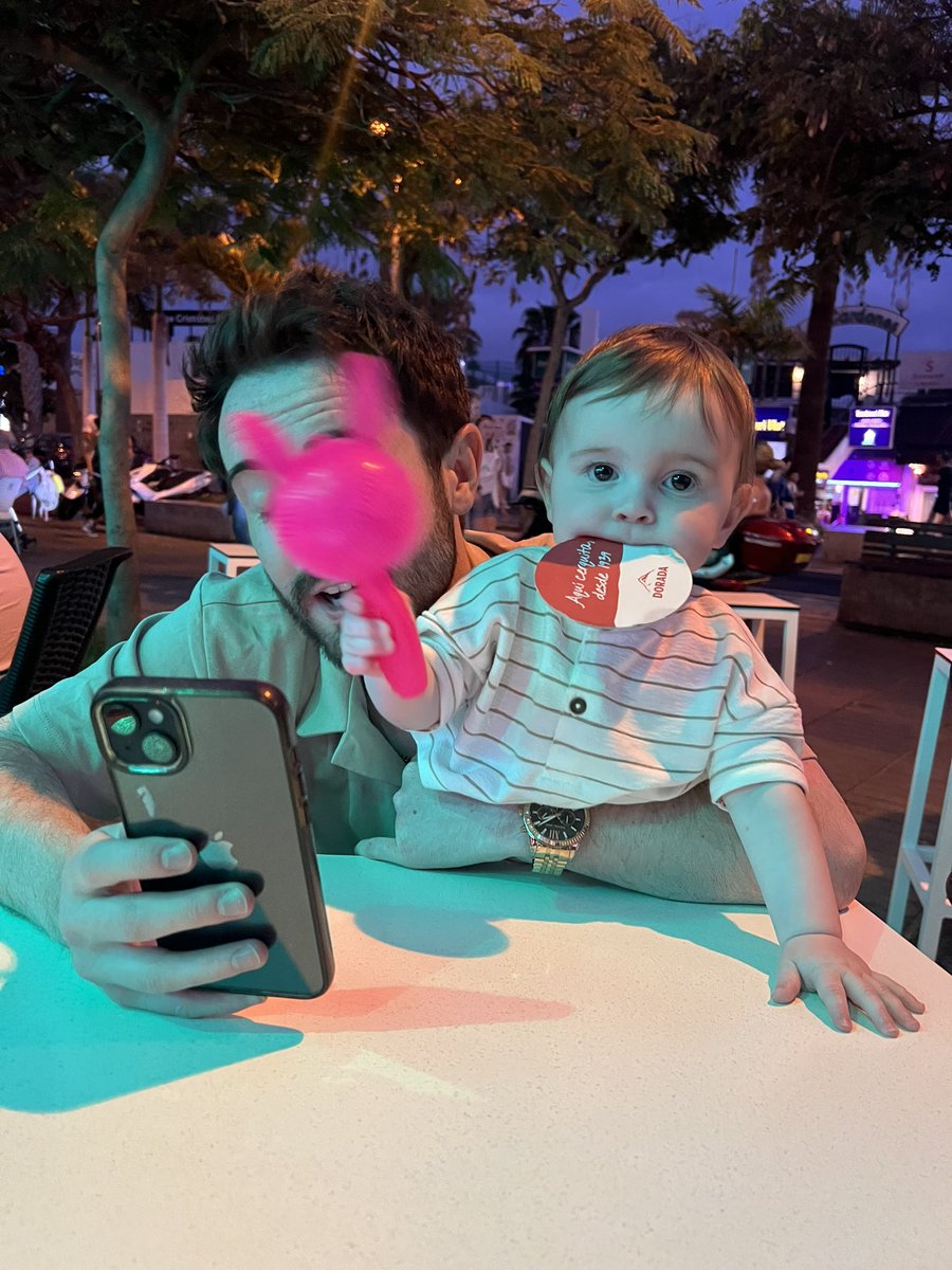 Amber Zoe (@imamberzoe) on Twitter photo Life with an 8 month old Oban on holiday summed up in one picture 😅 <a href="/callumstweets/">CALLUM GALLACHER 🪩</a> Life with an 8 month old Oban on holiday summed up in one picture 😅 <a href="/callumstweets/">CALLUM GALLACHER 🪩</a>