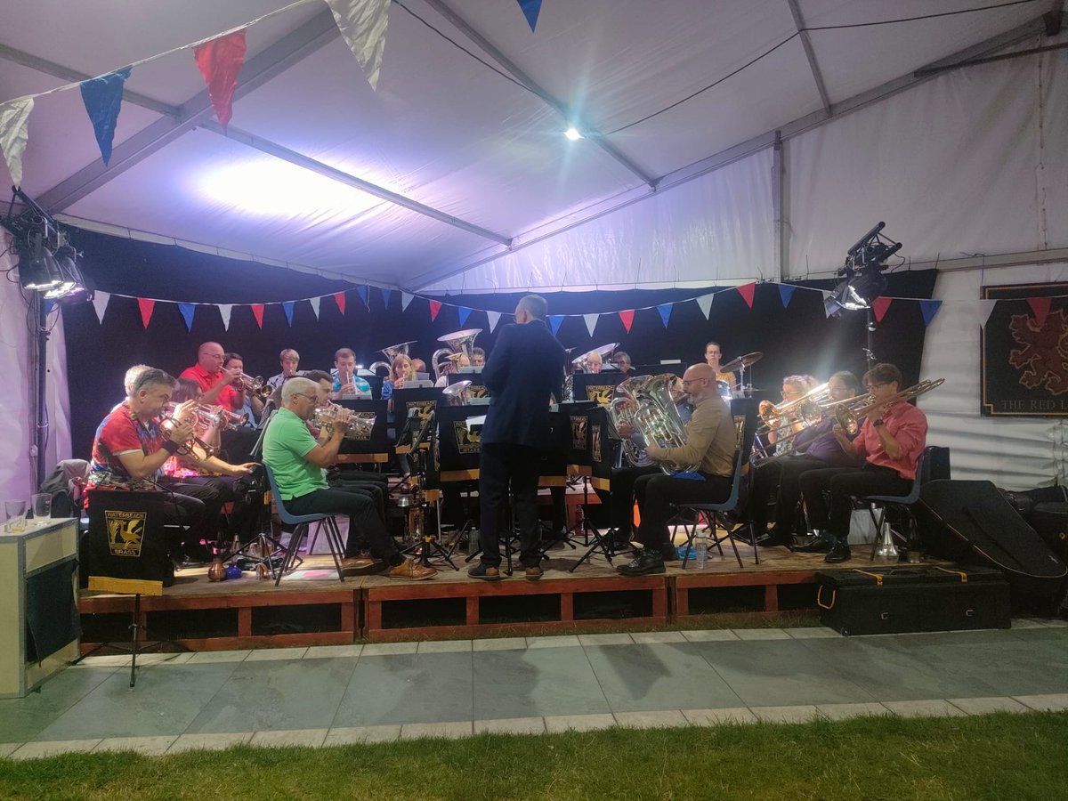 One of the highlights of the year for the band, Monday was a cracking night down at the Red Lion pub in Histon, playing to a great crowd for opening night of the Histon Beer Festival. The Bon Jovi megamix and Thriller went down particularly well with an enthusiastic audience!