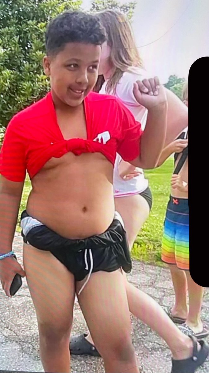 What’s up everybody, my name is Teegin Routt and I’m the Mason County Royal’s quarterback! 😆🏈 Coaches let me be quarterback because they could tell I loved tossing balls 😋