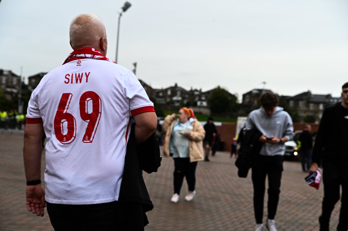tonymcalaney's tweet photo. outside hampden before the scotland v poland game https://t.co/vrRFXtMbDE