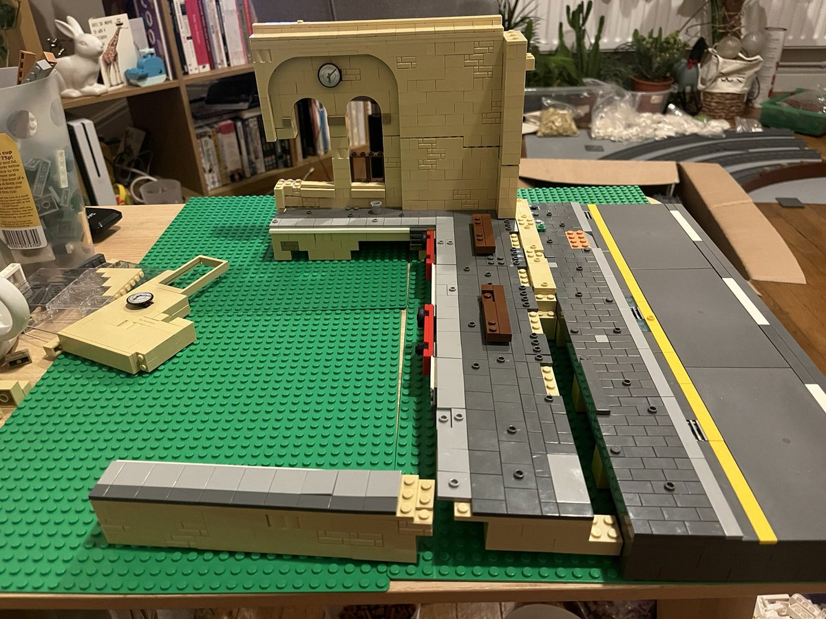 AmchesterBricks's tweet image. Revisiting an old classic to make it compatible with the @LNURailway displays. Given it has moved house twice it’s not travelled * too * badly… #lego #legotrains #legocity