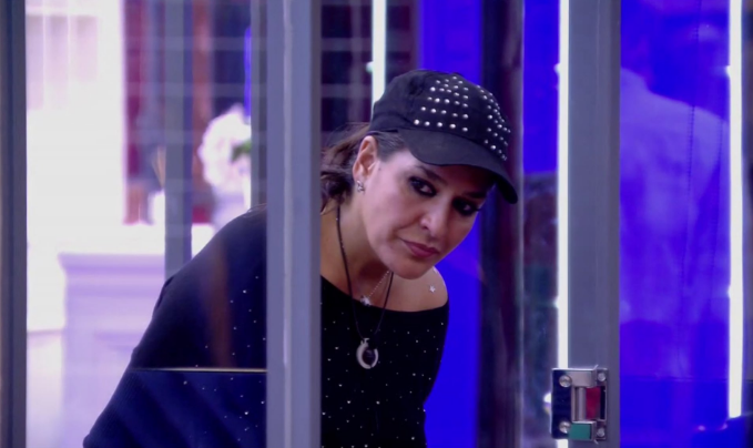 Srta_Pons's tweet photo. Violeta: "Las mujeres me tienen envidia porque les gusto a sus novios"

Nerea: "Violeta se ha tirado a mí novio" 

#GHEstreno https://t.co/4jkdCpqLD7