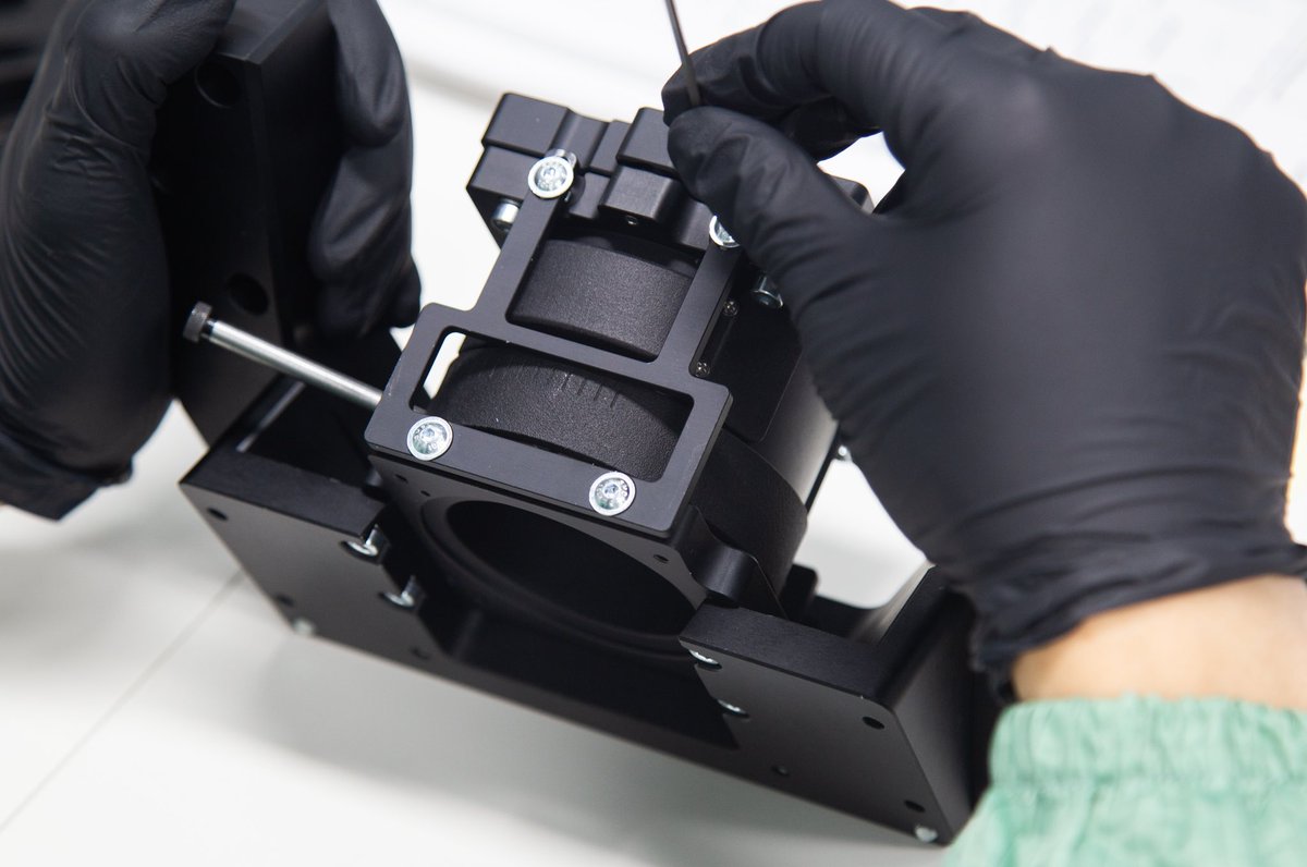 HyperionOptics's tweet photo. At Hyperion, we go beyond standard solutions to deliver innovative and high-performing optics for various applications. Today, we're highlighting a project we did for a custom metrology instrument.

(1/3)
#OpticalDesign #Innovation #PrecisionEngineering https://t.co/Rc76j3uzya