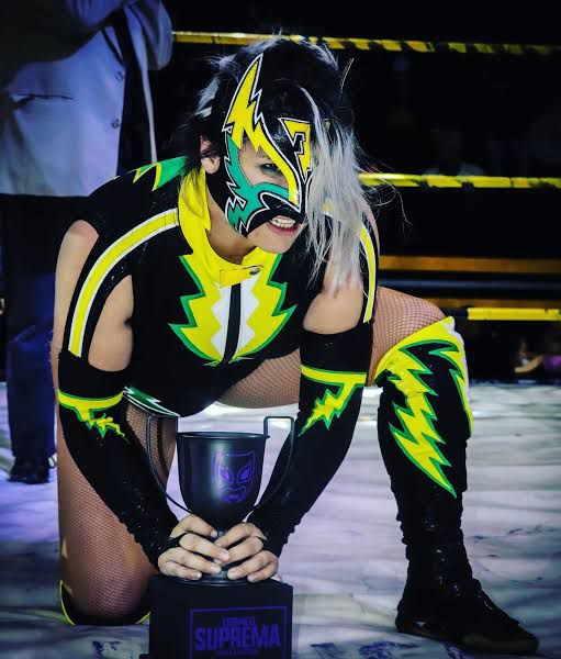 Más Lucha tweet media