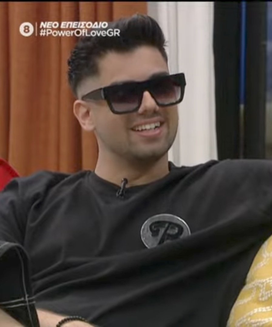 Τζέισον,
άσκησε bullying στην Νίκη και
μην παραλείψεις να κλάψεις για τα ομοφοβικά σχόλια που τάχα δέχεσαι.

ΕΜΕΤΙΚΟΣ.

#poweroflovegr