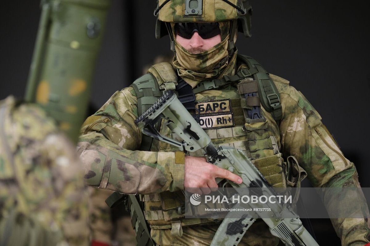TheGreyPatriot_'s tweet photo. 🇷🇺 Today's joint training of Rosgvardia SOBR and OMON units from Moscow Oblast.

Part 1 of 2

#Russia #Russian #Russians #Today #Rosgvardia #Police #Security #Training #Moscow #OMON #SOBR #AK200 #Tactical #Specnaz https://t.co/7JwvVq3C08