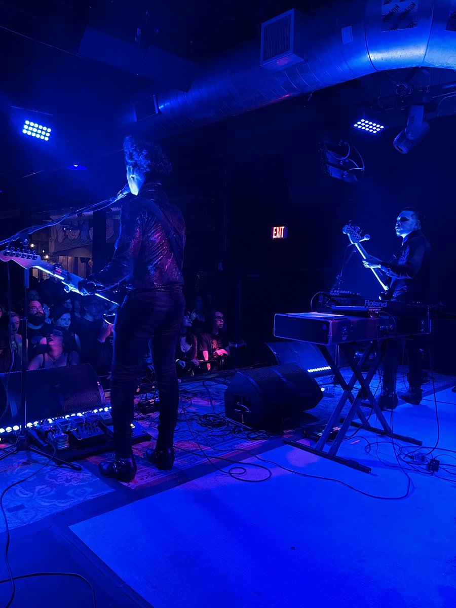 From one of our shows backstage Twin Tribes, and the crowd goes wild…<a href="/twin_tribes/">Twin Tribes</a>